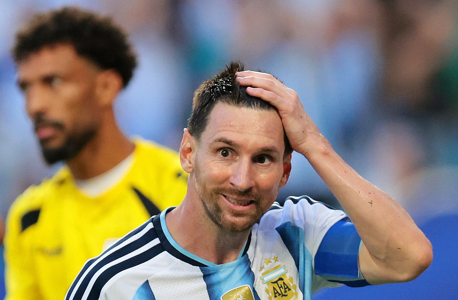 Vozinha impede hat-trick de Messi, garante drama da Argentina, mas é eliminado com Cabo Verde