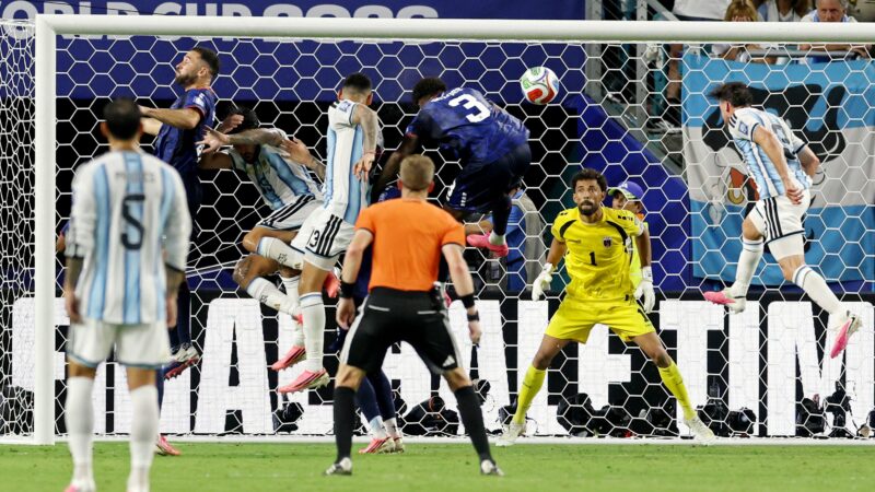 Análise: Argentina sofre pela primeira vez na Copa do Mundo e avança sob bandeira amarela