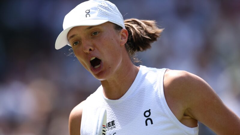 Eala se emociona após eliminar Swiatek e avançar às oitavas de Wimbledon