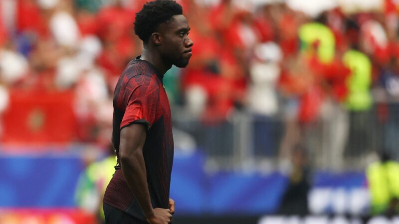 Estrela do Canadá explica por que não quis jogar em derrota para Marrocos na Copa