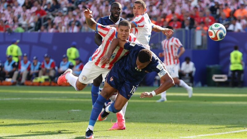 Cáceres, do Paraguai, revela provocação de Mbappé: “Quer me dar um beijo?”