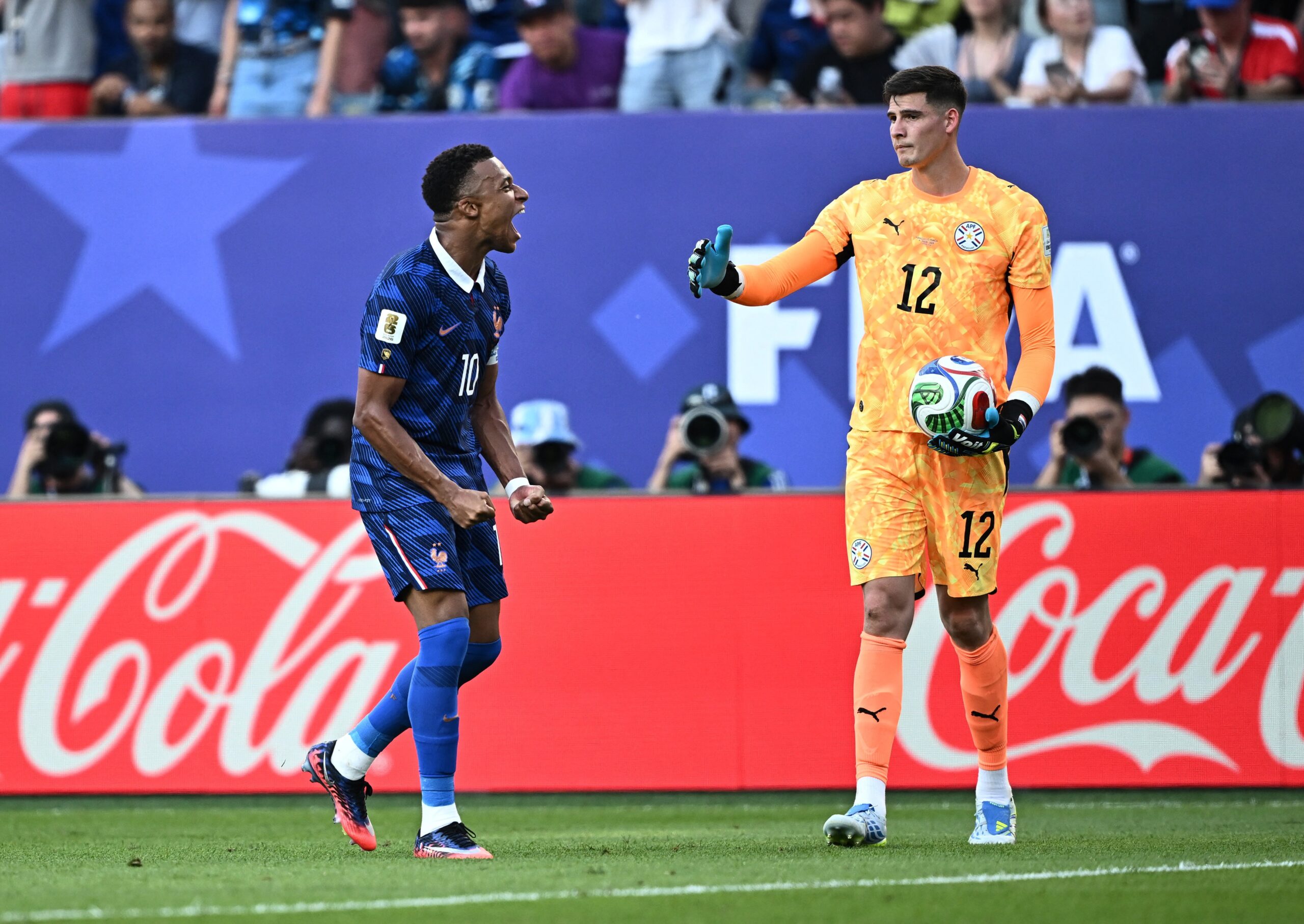 Goleiro do Paraguai rebate Mbappé: “Hoje se notou que ele se complicou”
