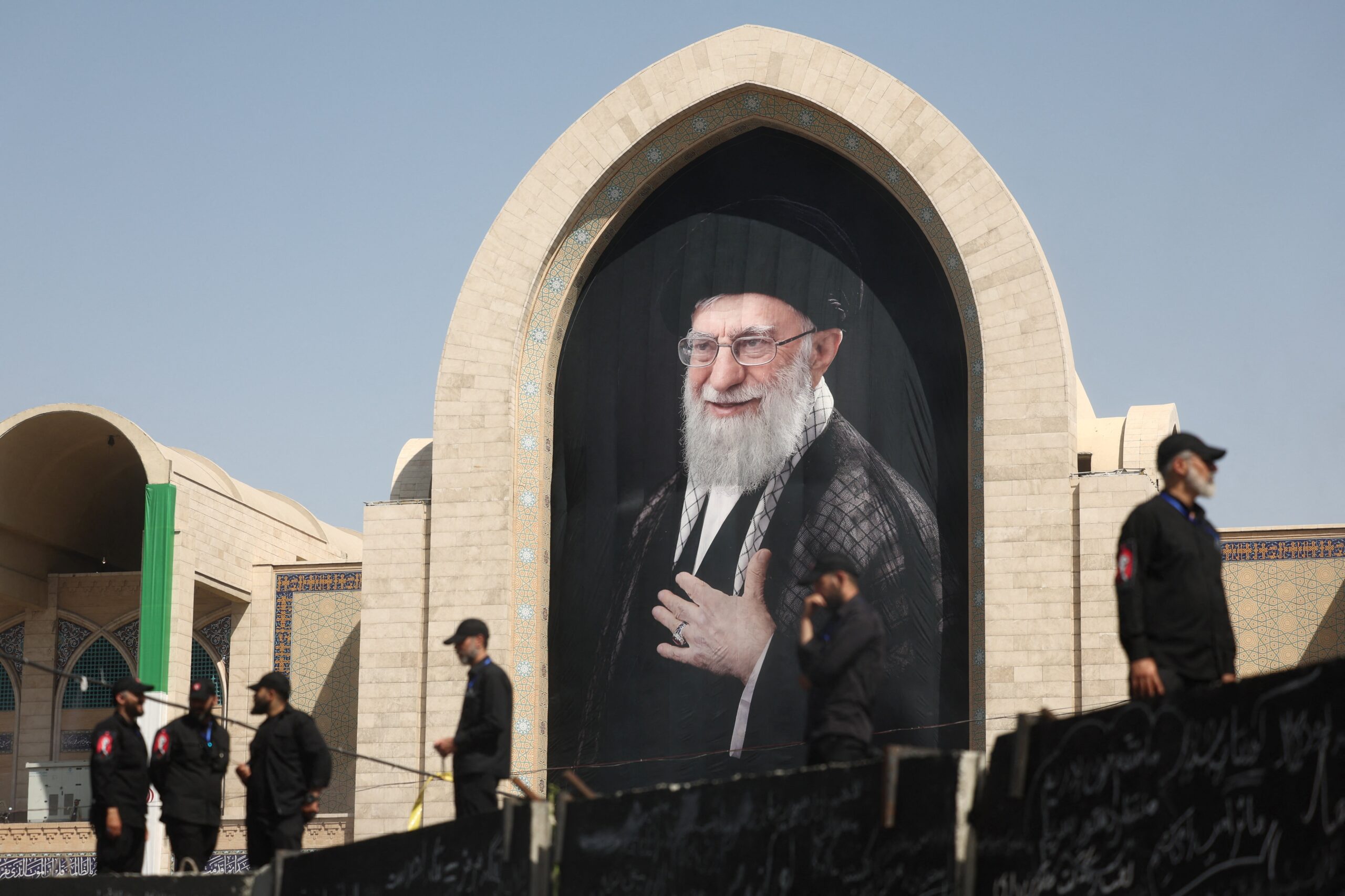 O que muda no Irã com Mojtaba Khamenei no lugar do pai