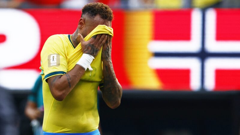 Neymar indica fim de ciclo na Seleção: “Agora acabou. Comecei aqui e fechei aqui”