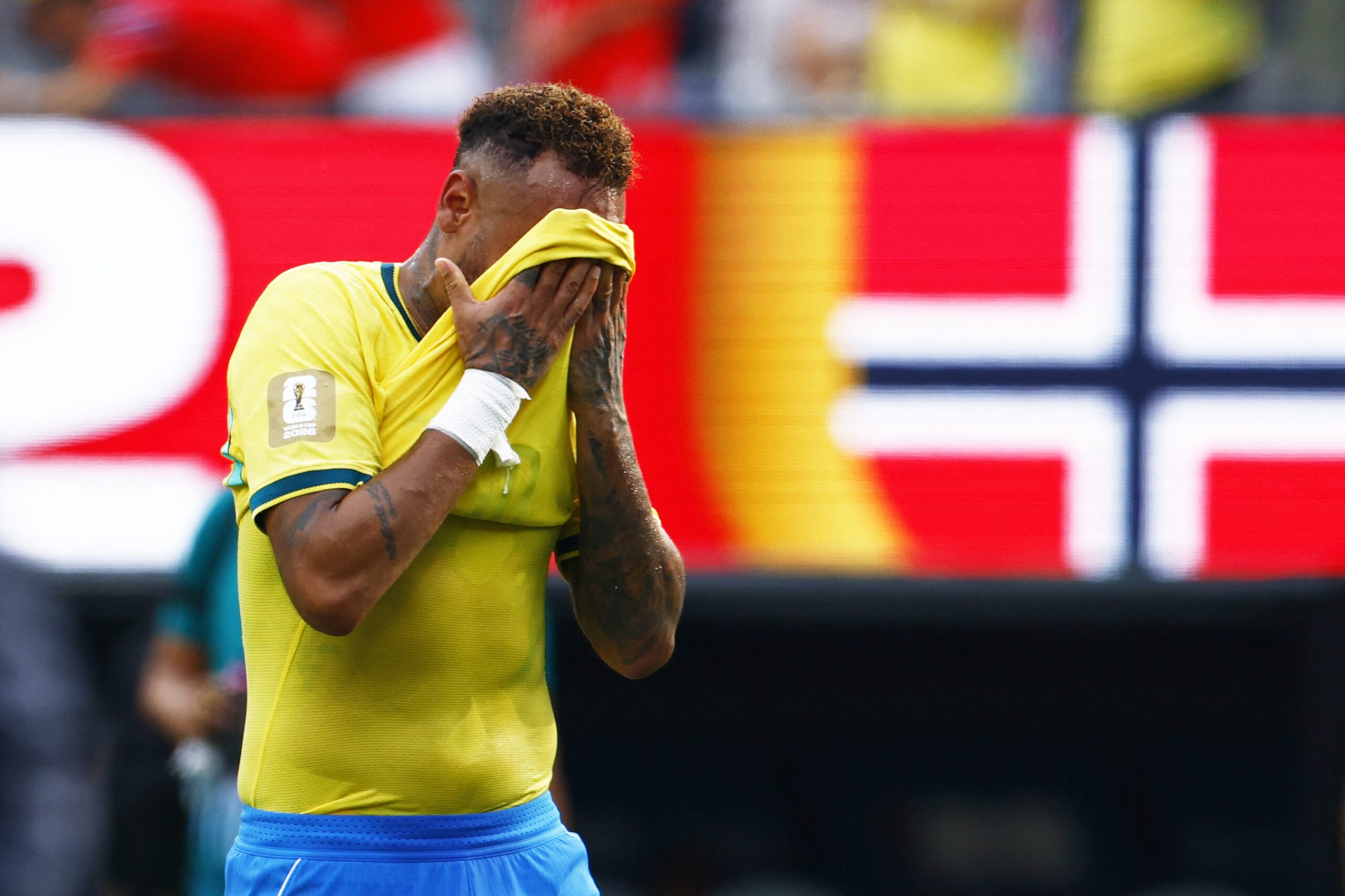 Neymar indica fim de ciclo na Seleção: “Agora acabou. Comecei aqui e fechei aqui”