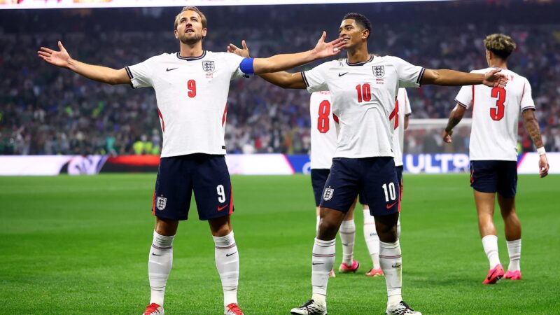 É #FAKE que perfil oficial das Ilhas Malvinas publicou foto de jogadores ingleses vestidos de soldados