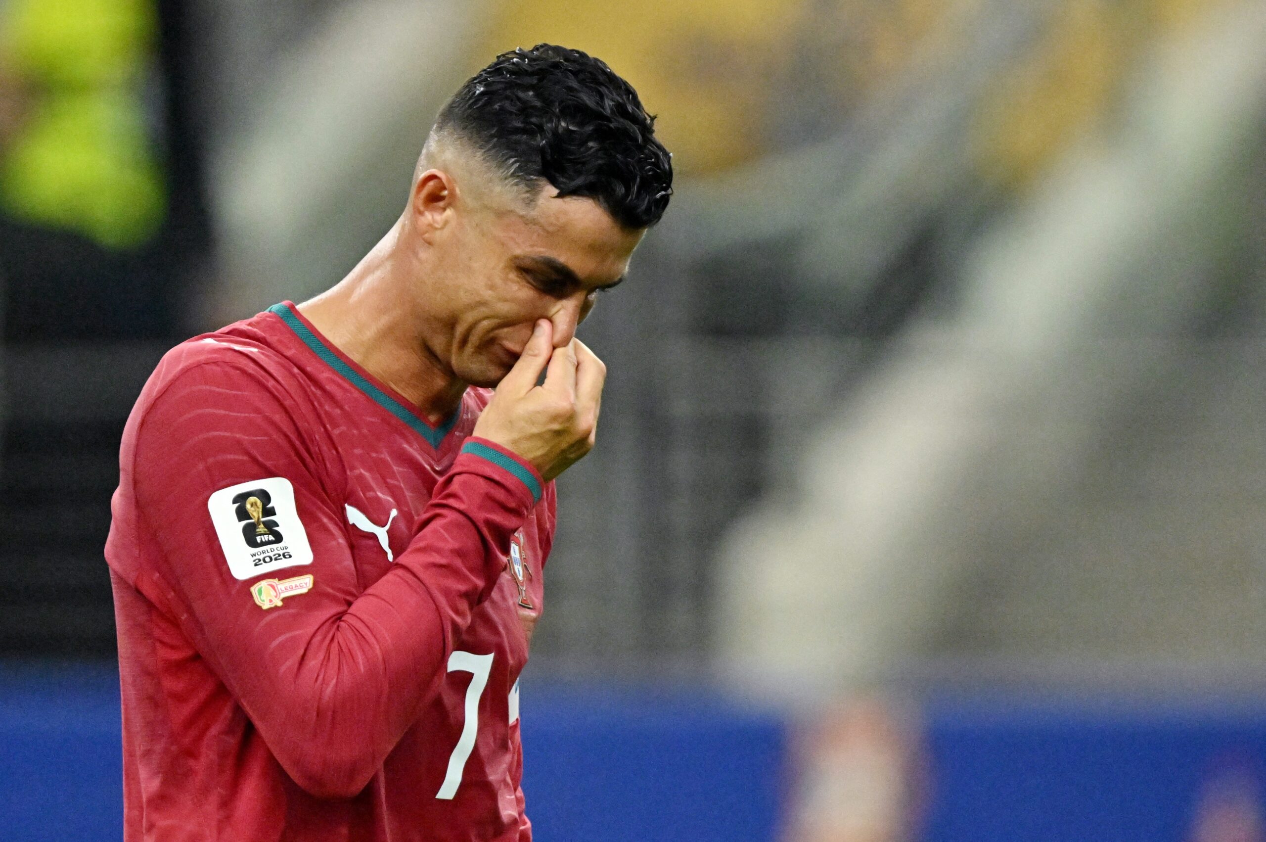 Idolatria, lágrimas no telão e aplausos no fim: o adeus de Cristiano Ronaldo às Copas