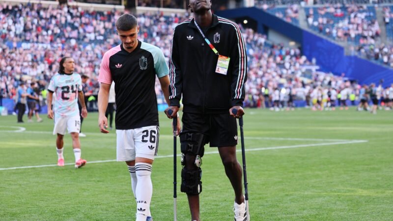 Amadou Onana rompe ligamento do joelho direito e desfalca a Bélgica na Copa do Mundo
