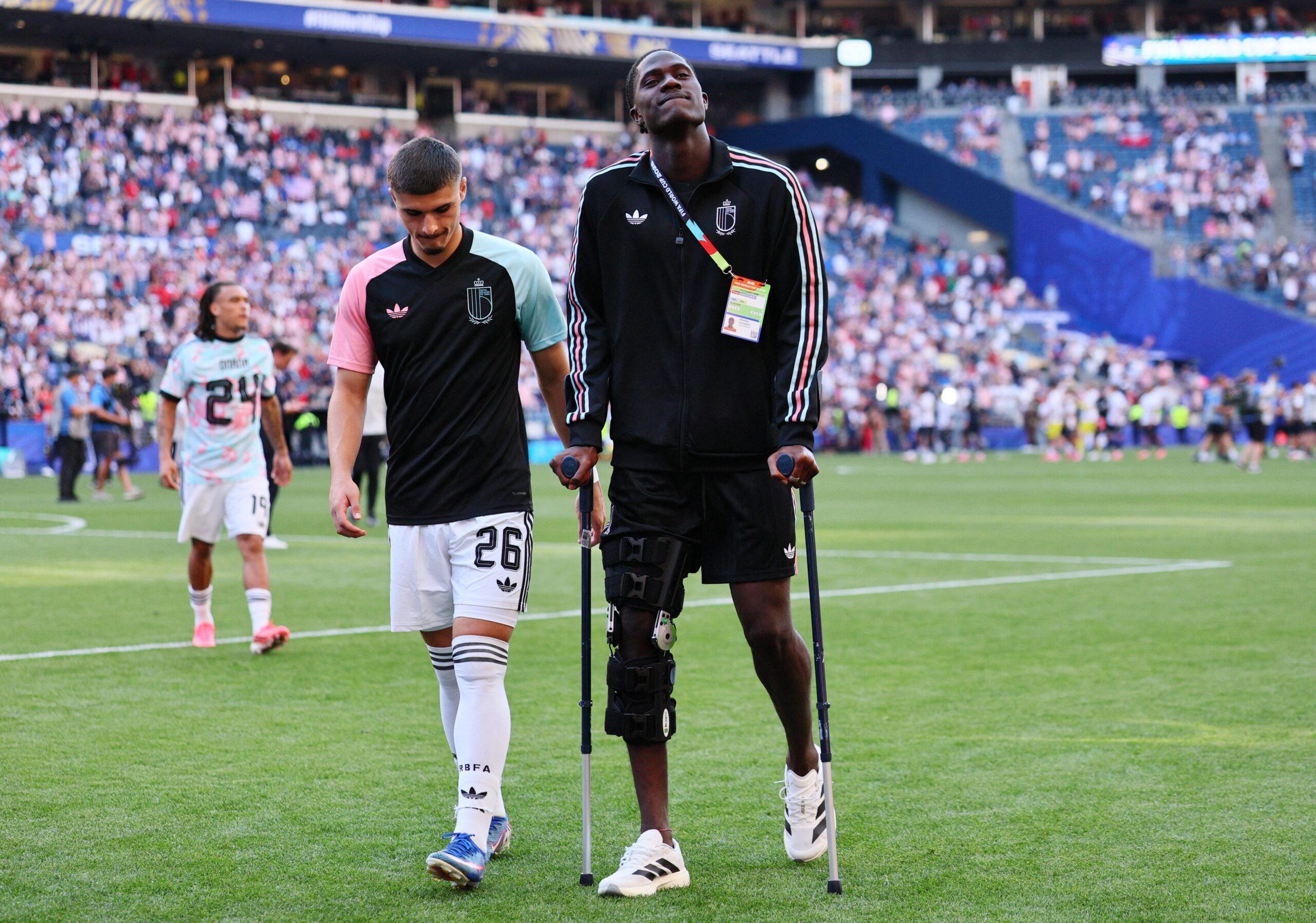 Amadou Onana rompe ligamento do joelho direito e desfalca a Bélgica na Copa do Mundo