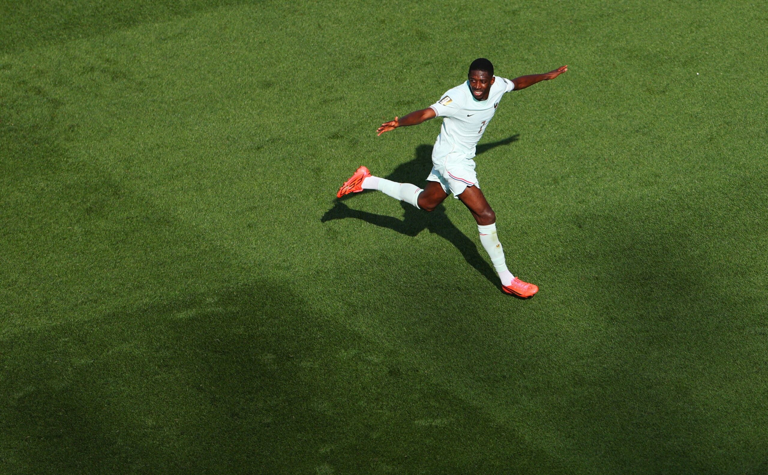 Dembélé sobe, ultrapassa Vini Jr. e entra no top 7 do ranking da Fifa; Mbappé segue na liderança