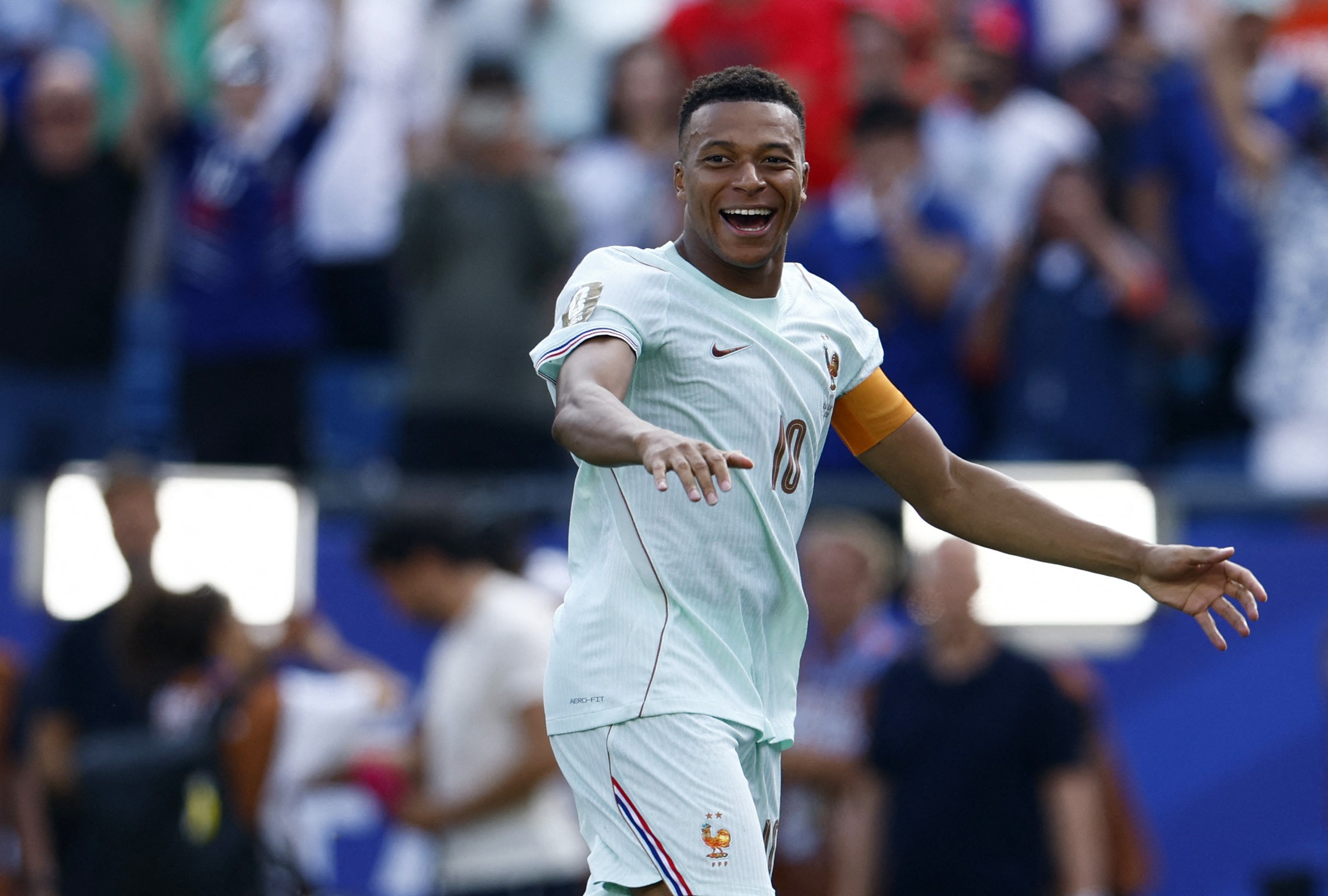 Mbappé diz que se desconcentrou em pênalti e mira título da Copa: “Equipes fortes são as que vencem”