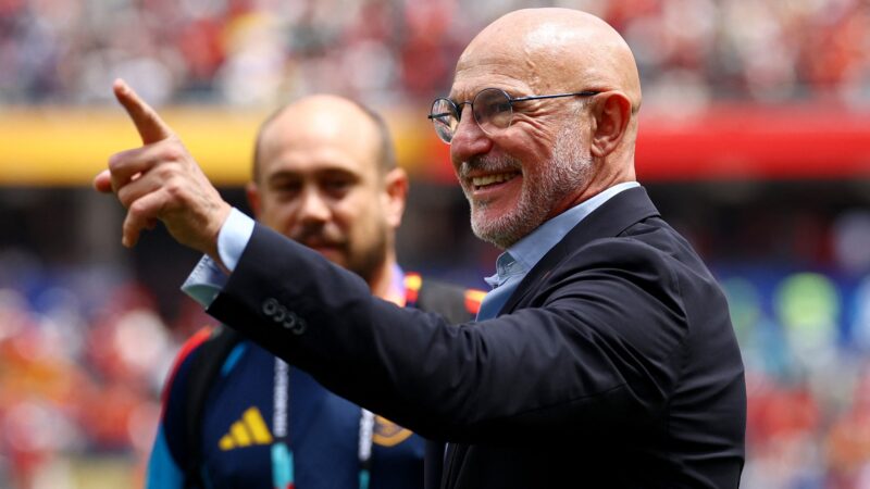 Técnico da Espanha projeta semi com a França e elogia Merino: “Poderia jogar em qualquer seleção”