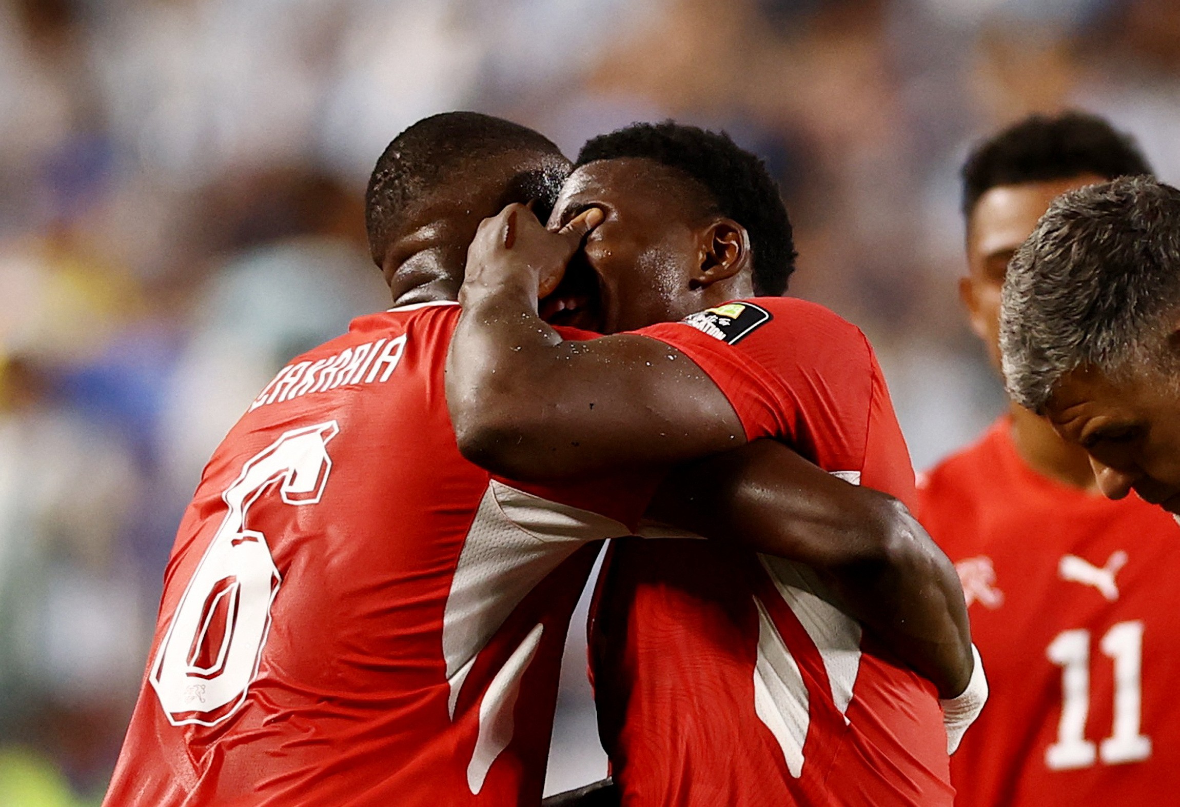 Técnico da Suíça diz que expulsão de Embolo contra a Argentina é “inaceitável”