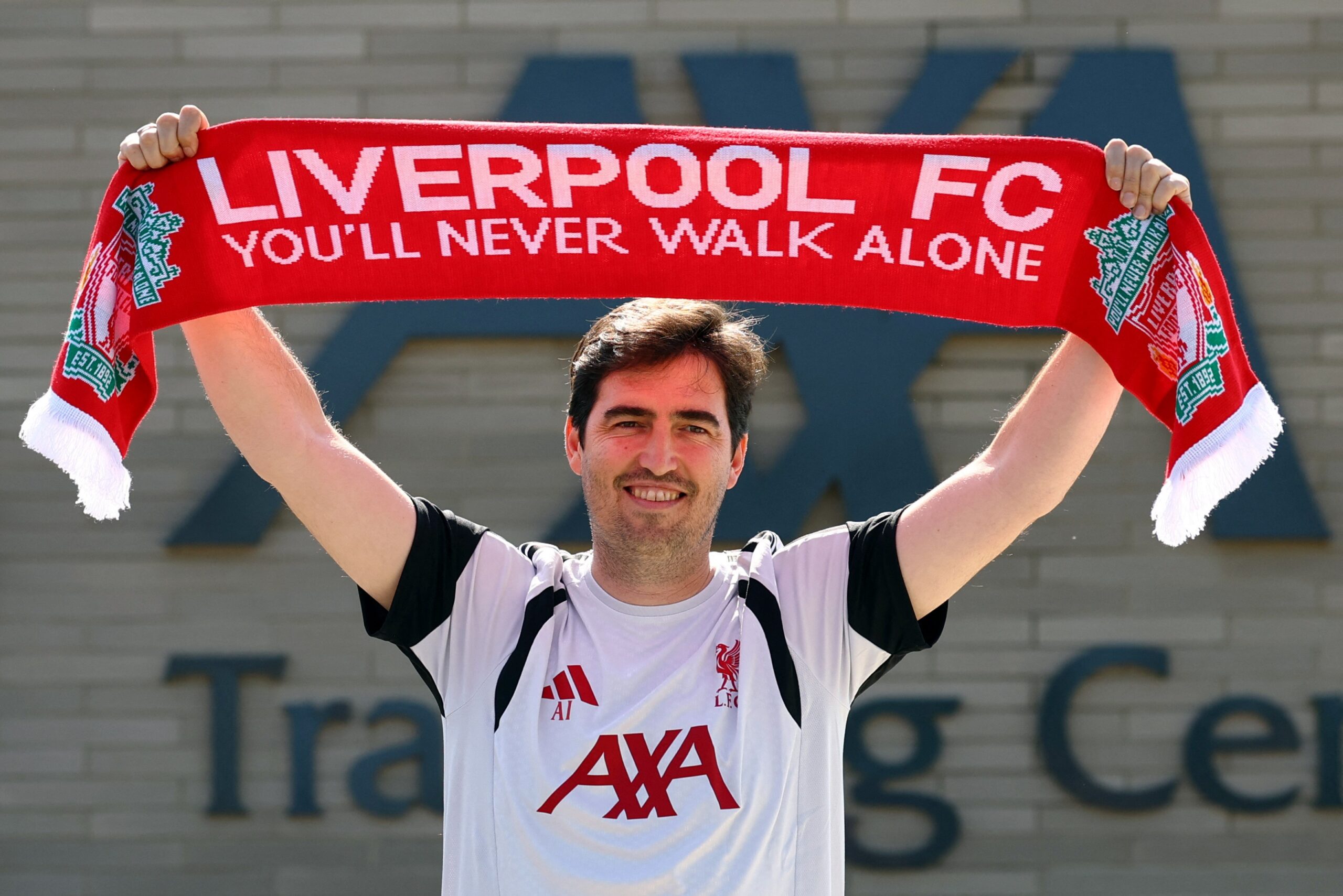 Iraola pede reforços na primeira coletiva pelo Liverpool: “Precisamos de mais jogadores”