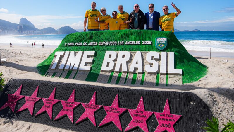 COB inaugura escultura inspirada na Calçada da Fama no marco de dois anos para LA 2028