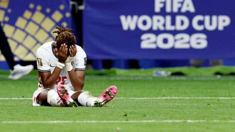 Análise: Inglaterra se entrega à sua história recente, desiste de atacar e coleciona outro trauma