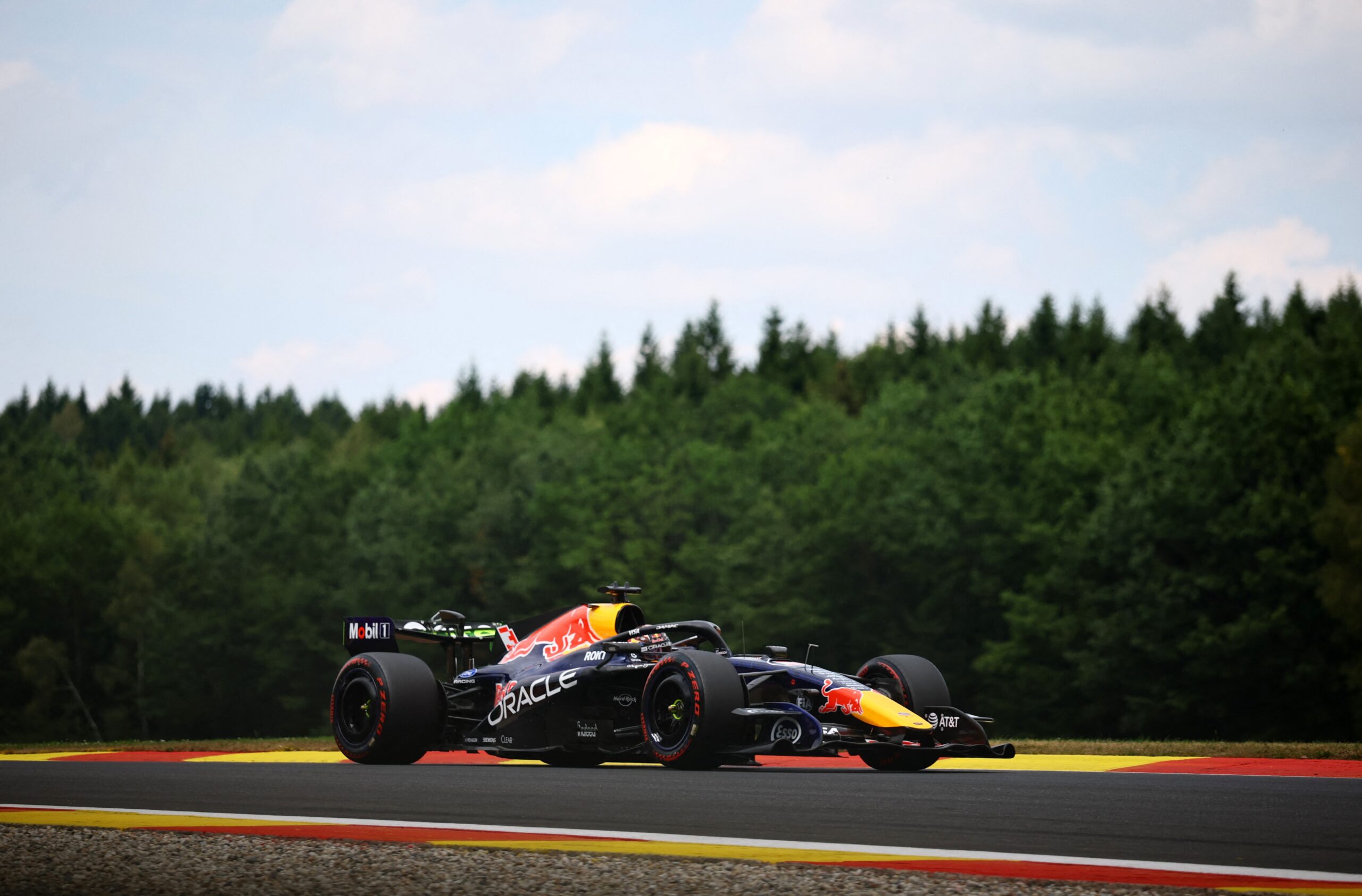 GP da Bélgica: Verstappen lidera 1º treino, e Bortoleto é décimo