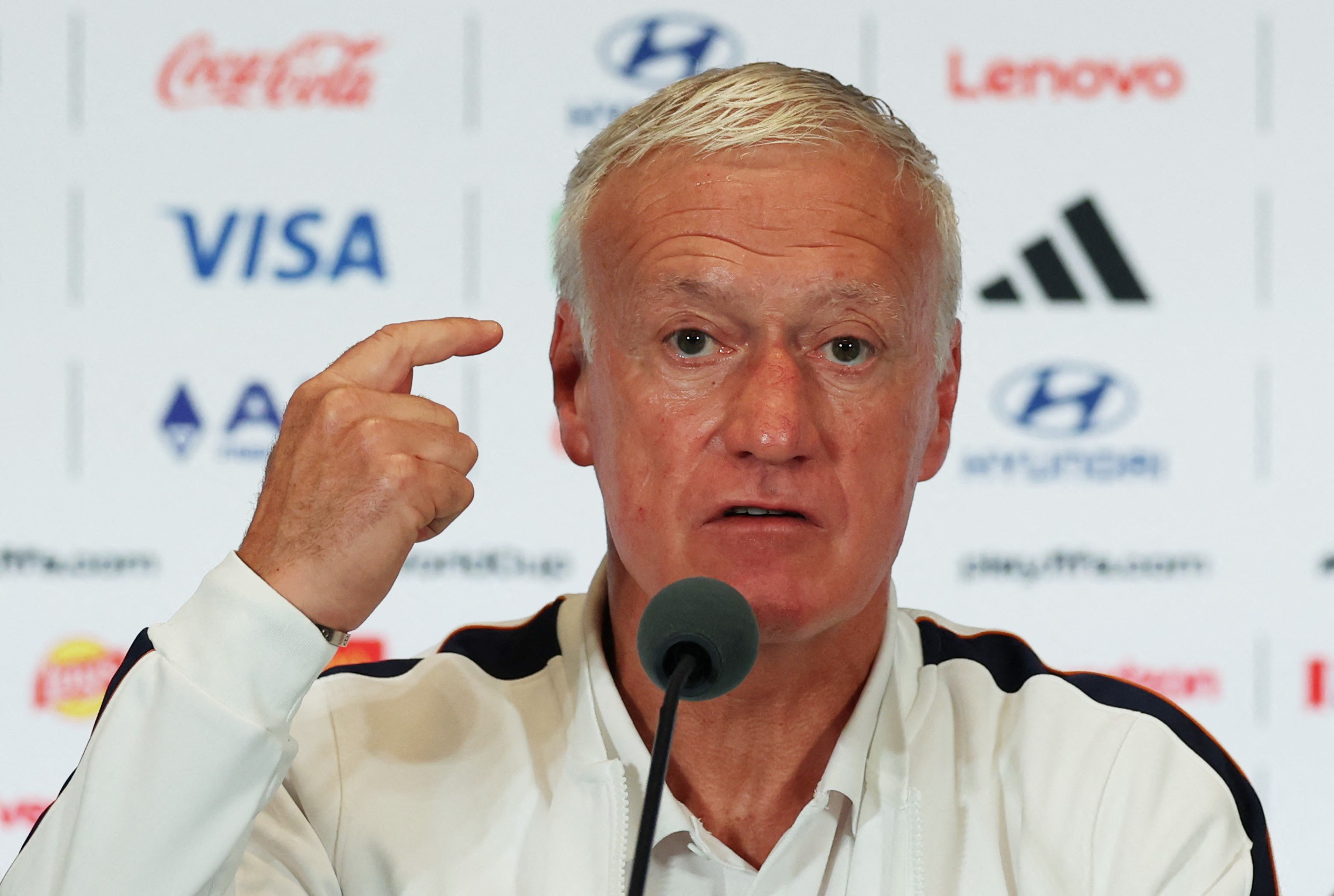 Alvo de críticas, Deschamps explica motivo para ter sacado Rabiot contra a Espanha