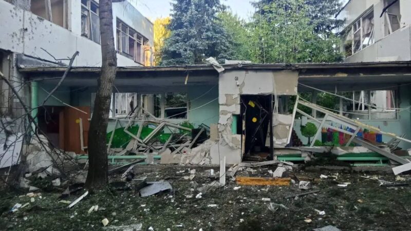 Ataque de drones ucranianos deixa mortos, provoca incêndio e leva à evacuação de maternidade perto de Moscou