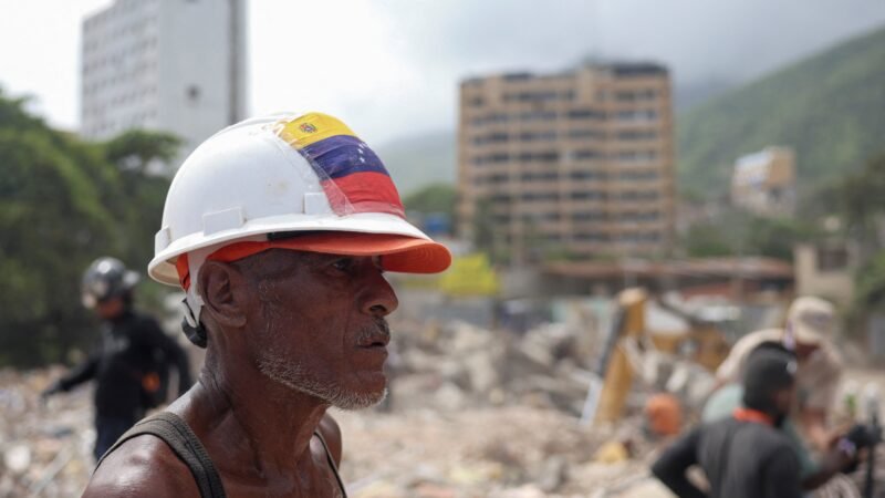 Um mês após terremotos, Venezuela ainda tem centenas de desaparecidos e futuro incerto