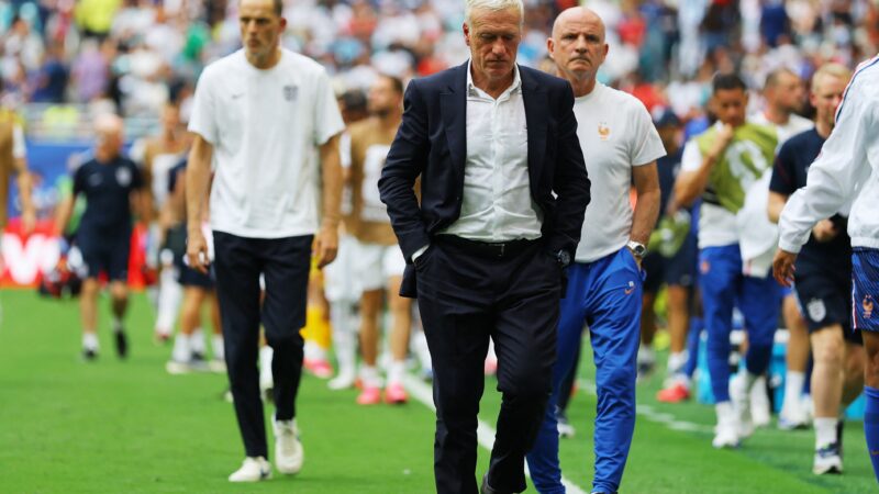 Deschamps detona time no intervalo após França sofrer quatro gols: “Eles não têm direito de fazer isso”