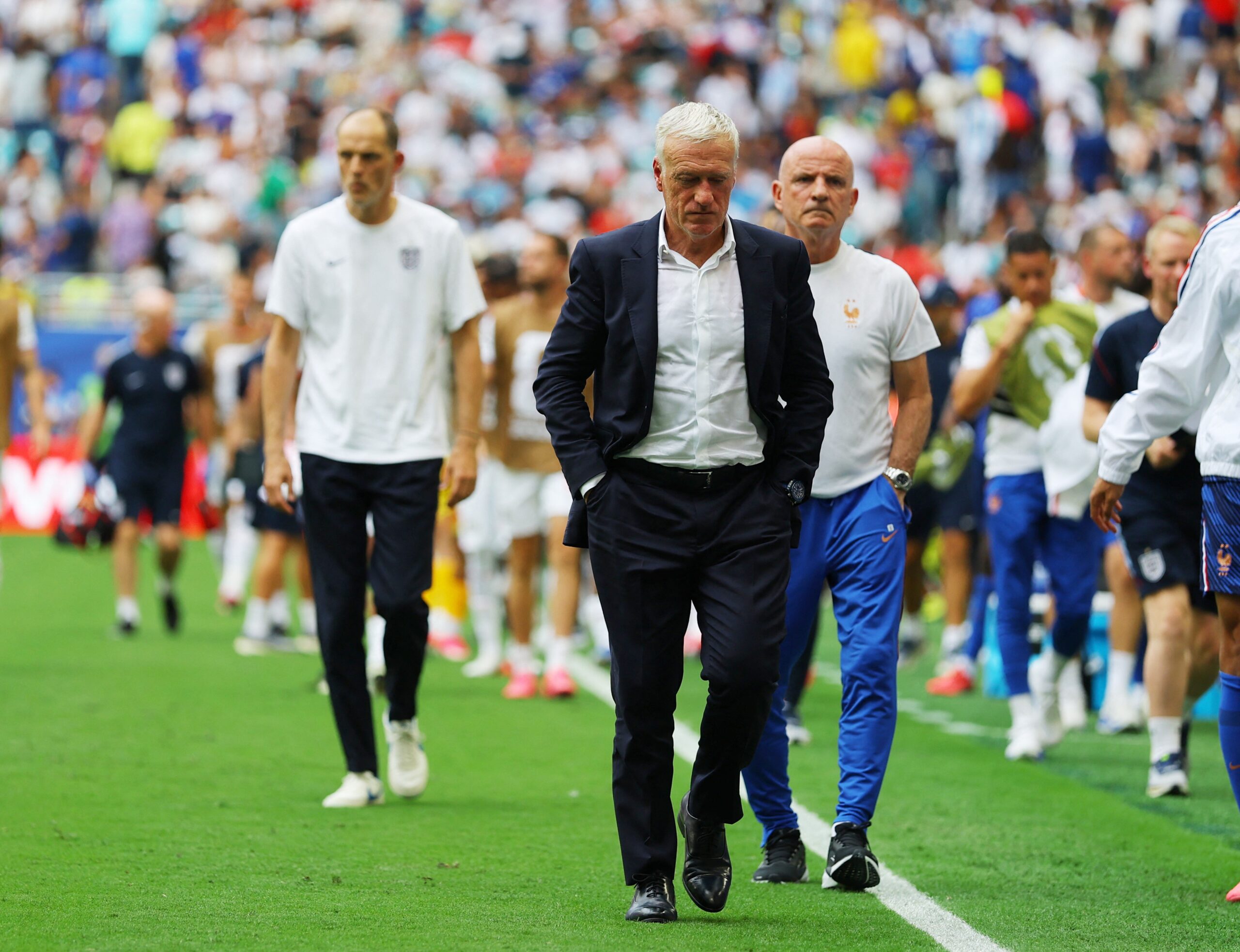 Deschamps detona time no intervalo após França sofrer quatro gols: “Eles não têm direito de fazer isso”