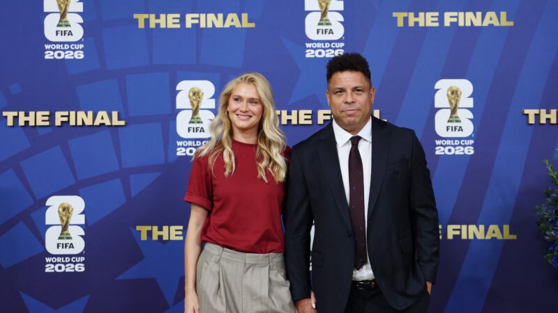 Ronaldo Fenômeno e campeões de 2010 da Espanha vão à final da Copa do Mundo; veja fotos