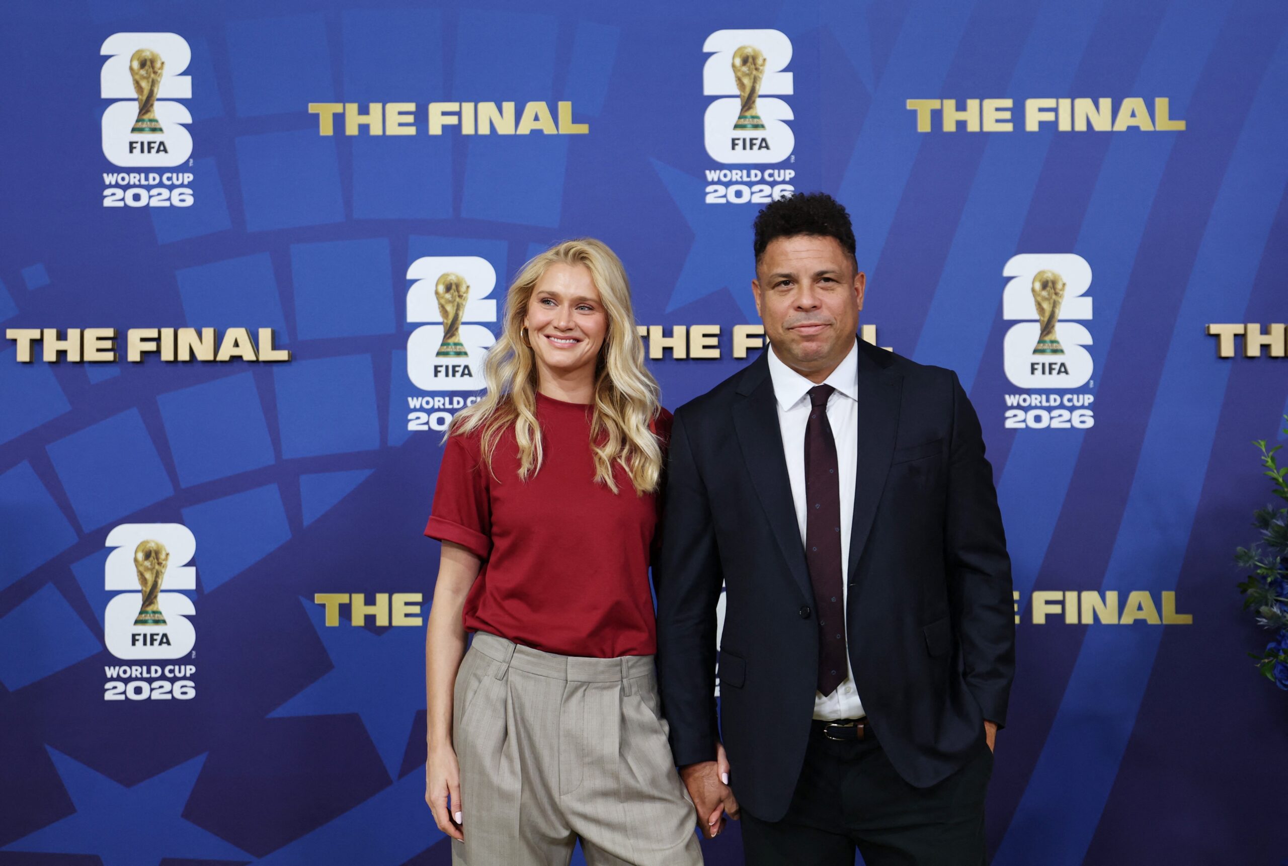 Ronaldo Fenômeno e campeões de 2010 da Espanha vão à final da Copa do Mundo; veja fotos