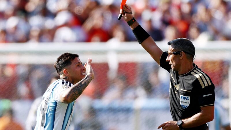 Torcida brasileira comemora expulsão de Enzo Fernandez na final da Copa do Mundo: “Coisa linda”