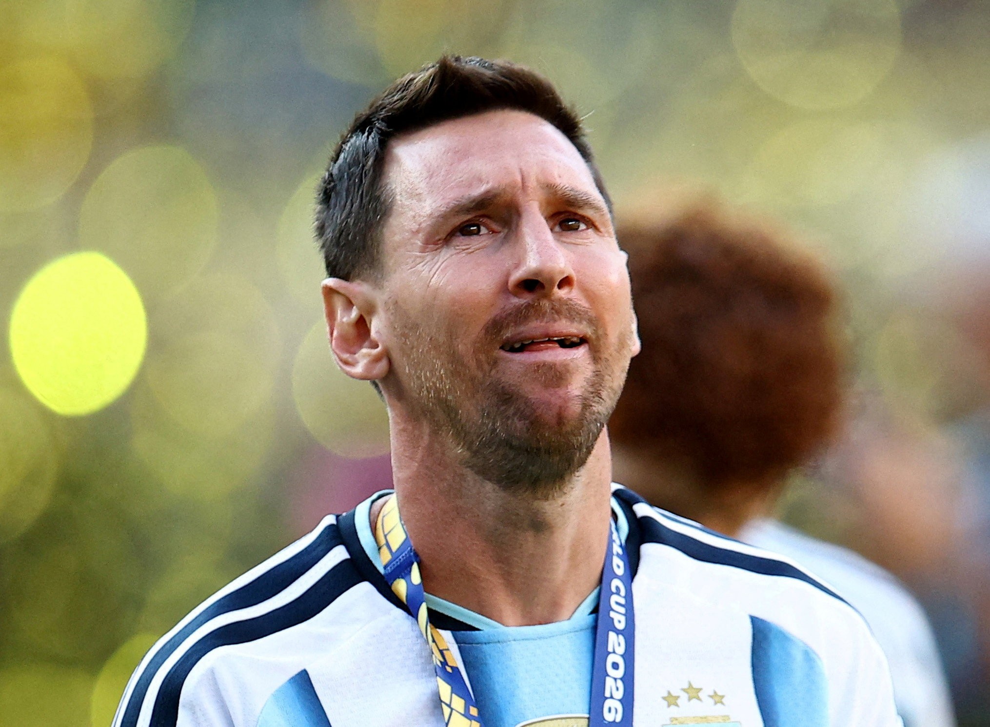 Análise: Argentina sobrevive por 106 minutos, mas não é salva por Messi e leva “olé” histórico