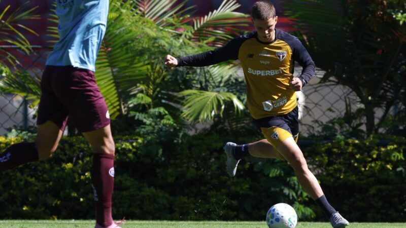 Artilheiro da intertemporada, Gustavo Santana ganha força como opção no São Paulo