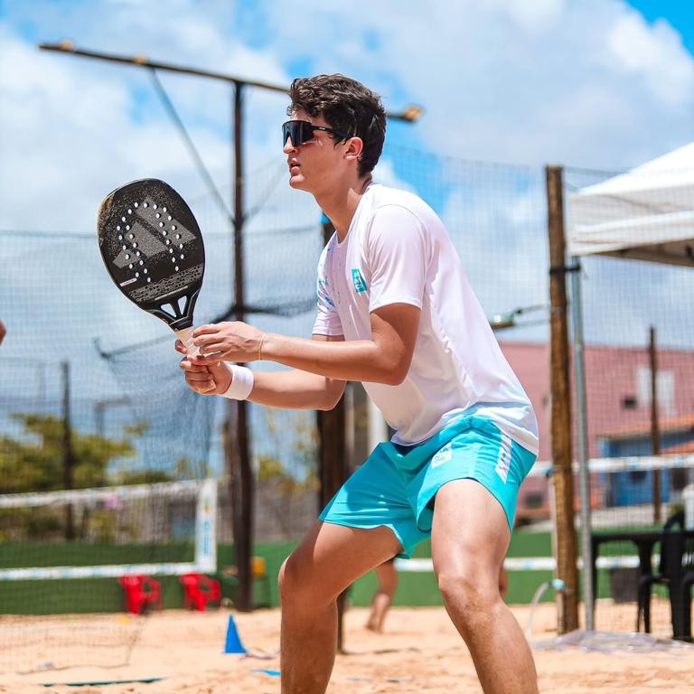 Augusto Neto sobe posições no ranking mundial e se firma entre os dez melhores do Brasil no Sub-18