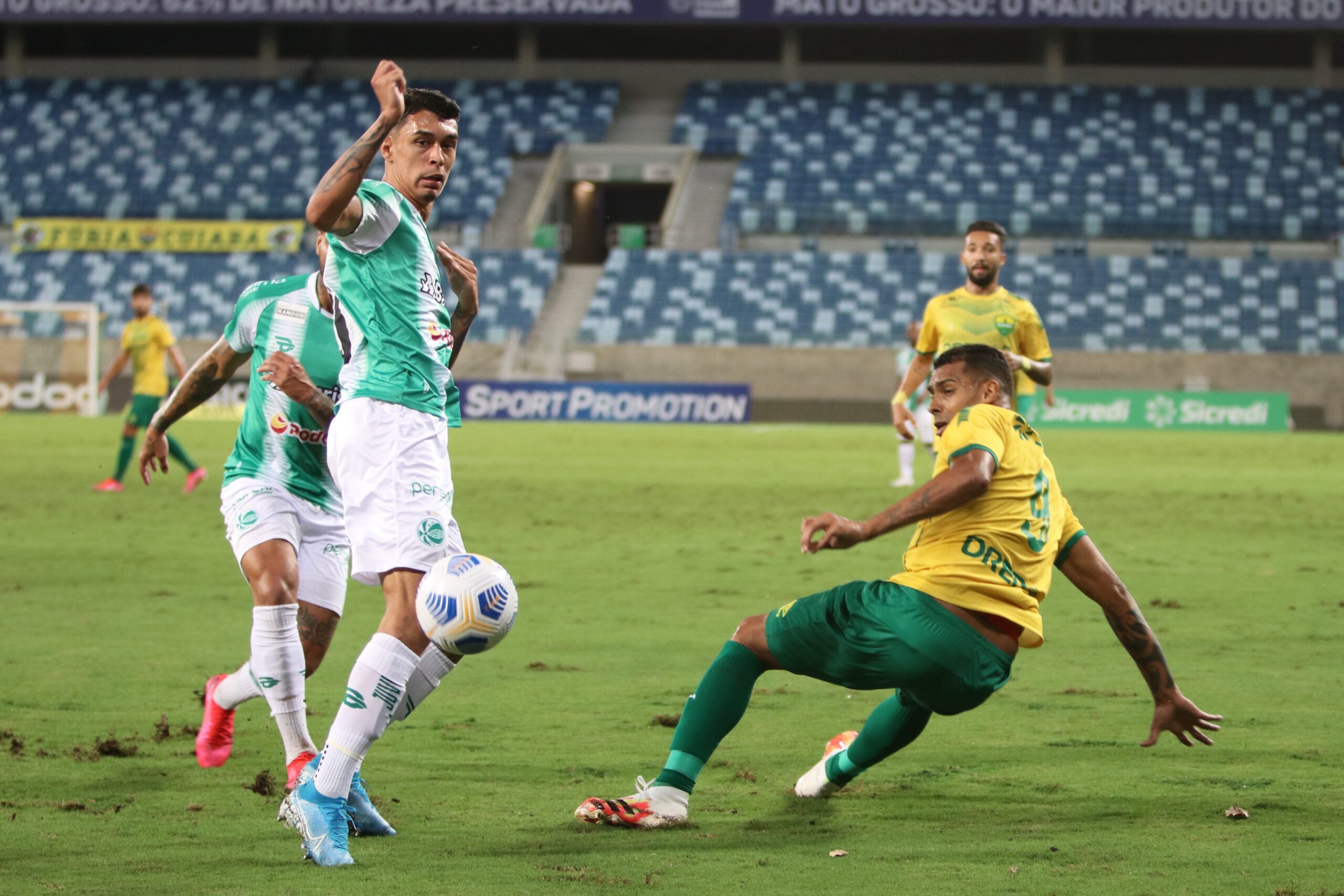 Titulares do Cuiabá, Marcelo Carné e Vitor Mendes reencontram o Juventude pela Série B