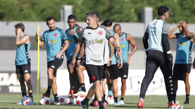 Comissão técnica de Seabra no Vasco terá ex-coordenador de perfomance do clube; conheça nomes