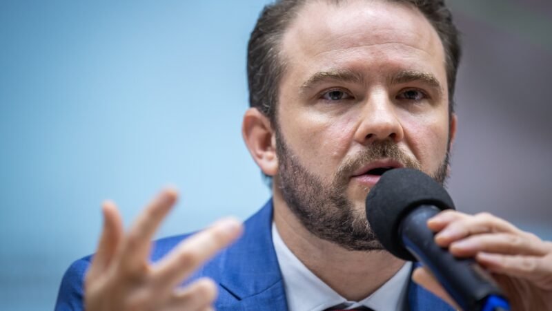 ‘Temos que tratar bet igual tratamos cigarro’, diz ministro da Fazenda