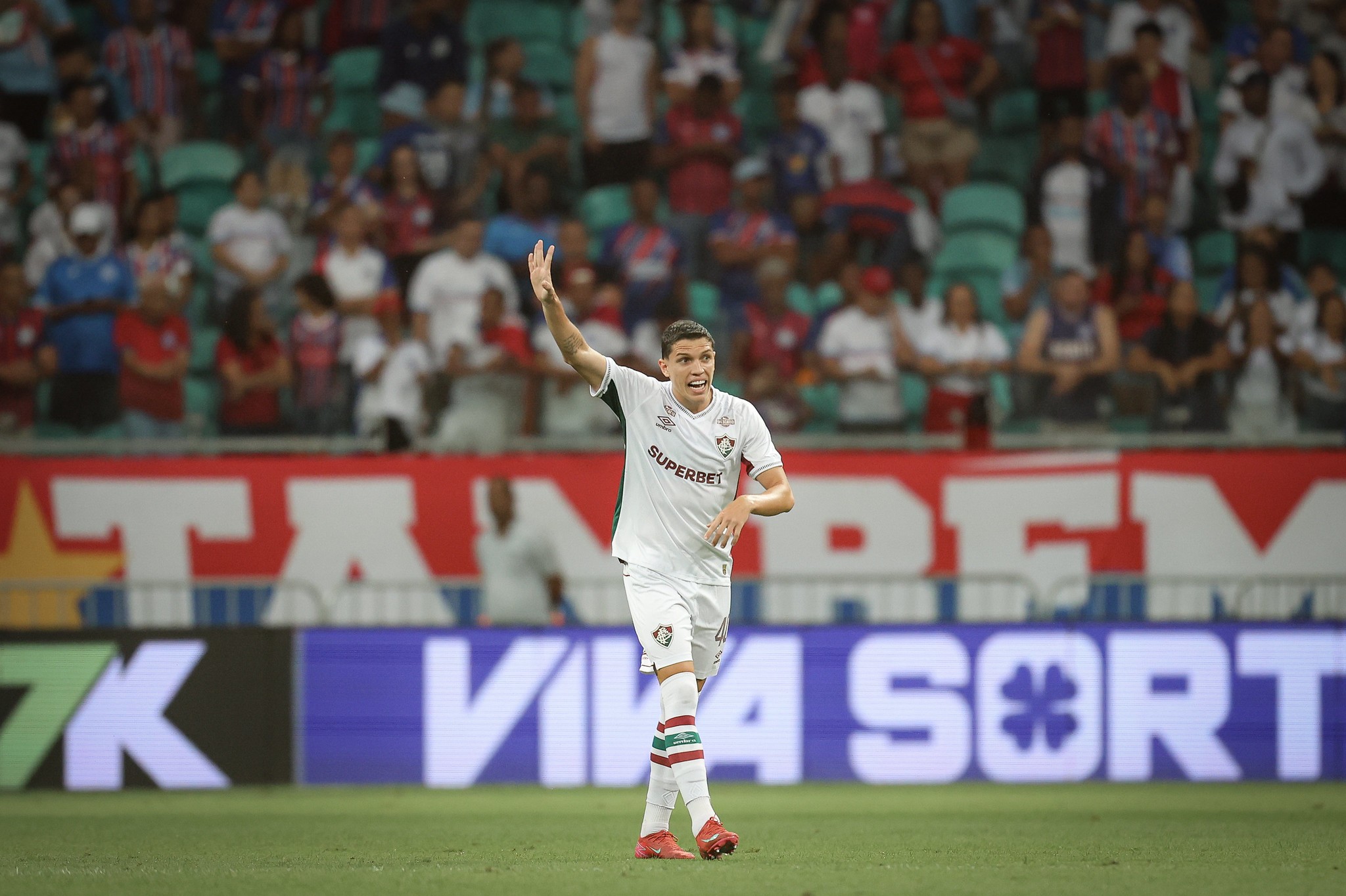 Fluminense anuncia transferência de Davi Schuindt para o AVS, de Portugal