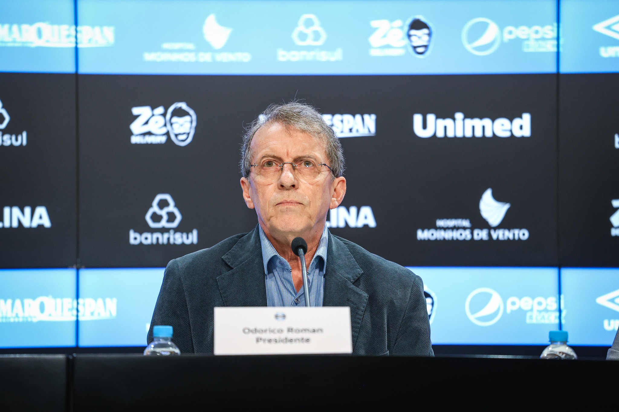 Presidente do Grêmio fala em “peças insuficientes” no elenco e cita reforços após derrota