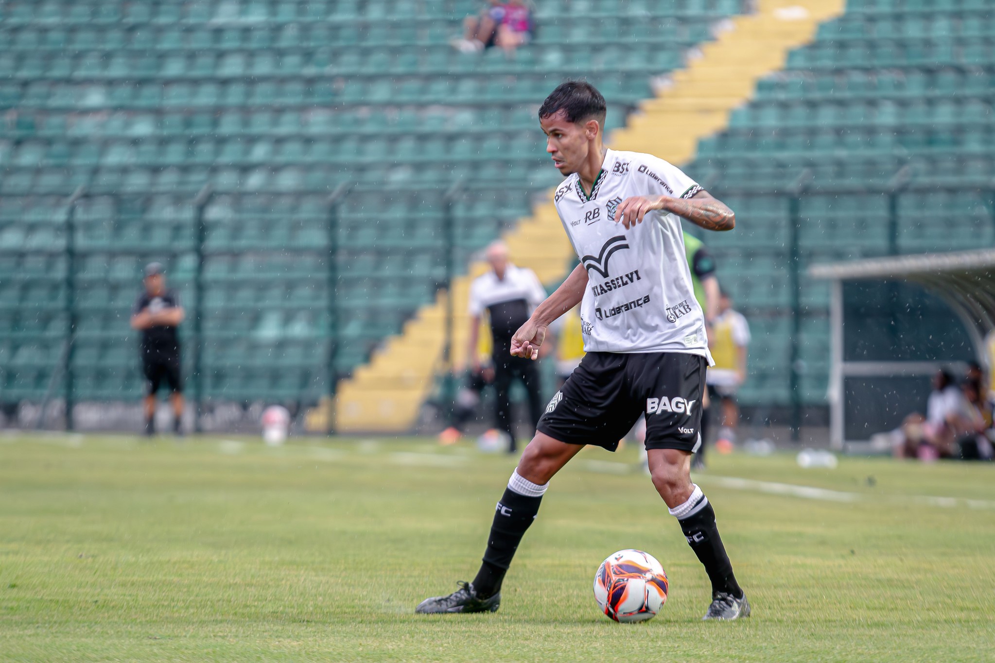 Figueirense tem desfalque importante para partida contra o Santa Cruz