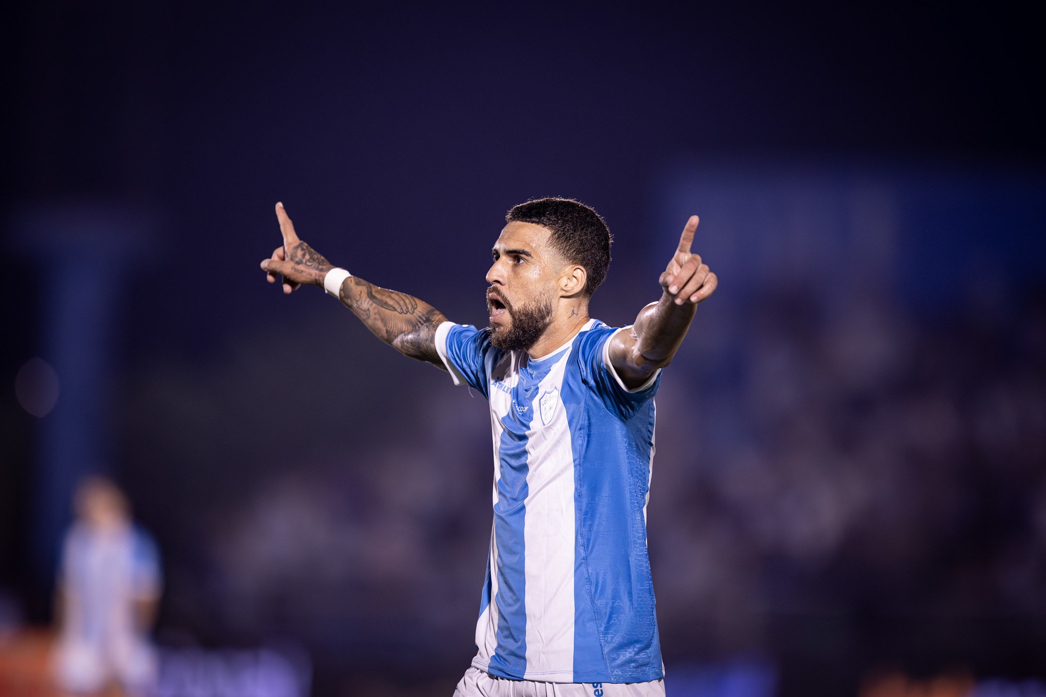 Em alta no Londrina, Bruno Santos se aproxima de marcas históricas