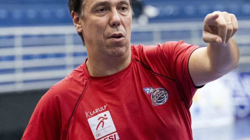 Helinho estende pré-temporada do Franca e deve iniciar Paulista com atletas da base