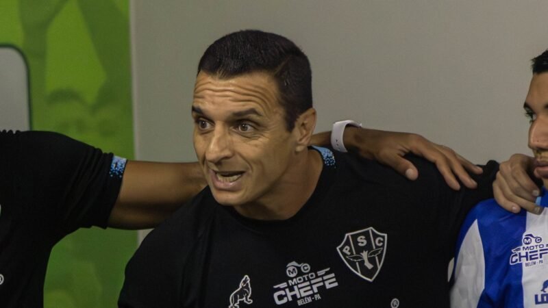 Júnior Rocha explica critérios para escalar o Paysandu e confirma busca por reforços
