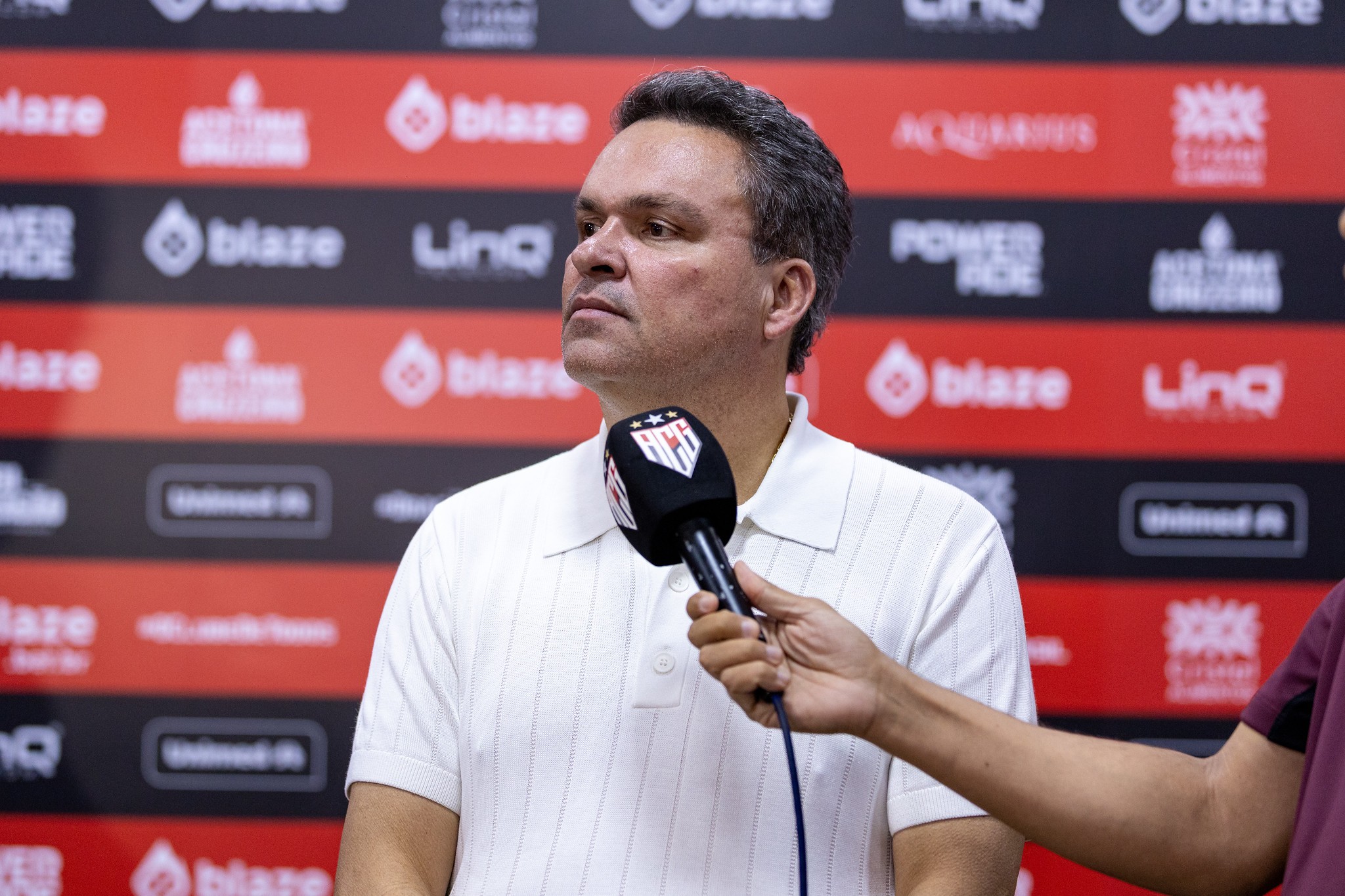 Adson Batista elogia Terans, novo reforço do Atlético-GO: “É um jogador diferente”