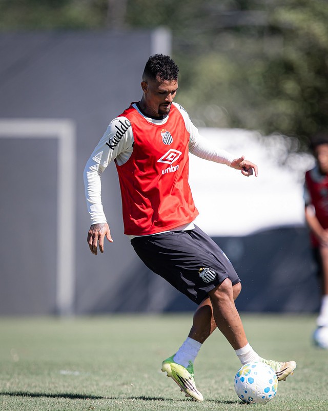 Santos libera Zé Ivaldo para acertar com o Remo; veja os detalhes