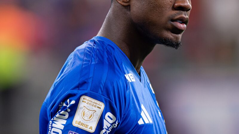 Sinisterra vai passar por cirurgia e pode desfalcar o Cruzeiro até o fim da temporada