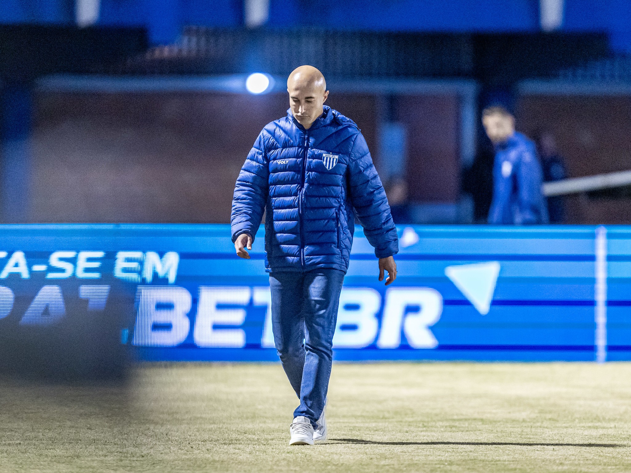 Avaí demite técnico Cauan de Almeida após derrota na Série B