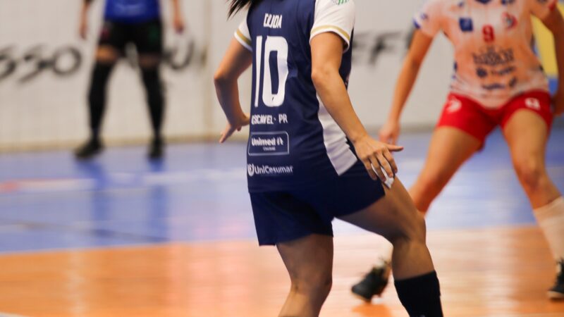 Stein Cascavel e Barateiro fazem confronto direto pela liderança da Liga Feminina de Futsal