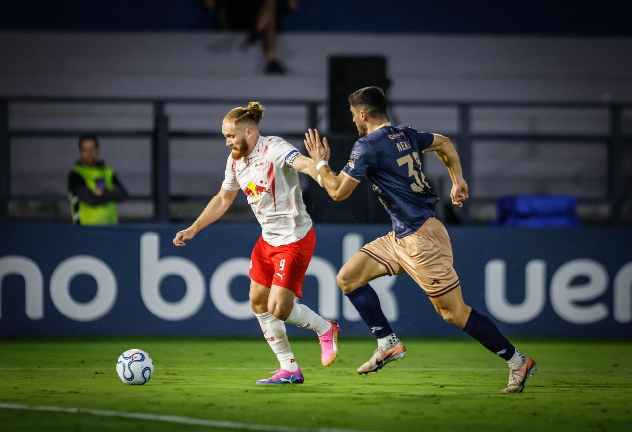 Isidro Pitta tem retorno previsto ao Bragantino na próxima semana