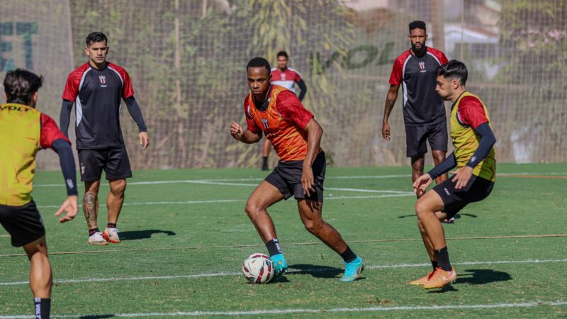 Botafogo-SP quer negociar Luizão e Thalles e busca até três reforços