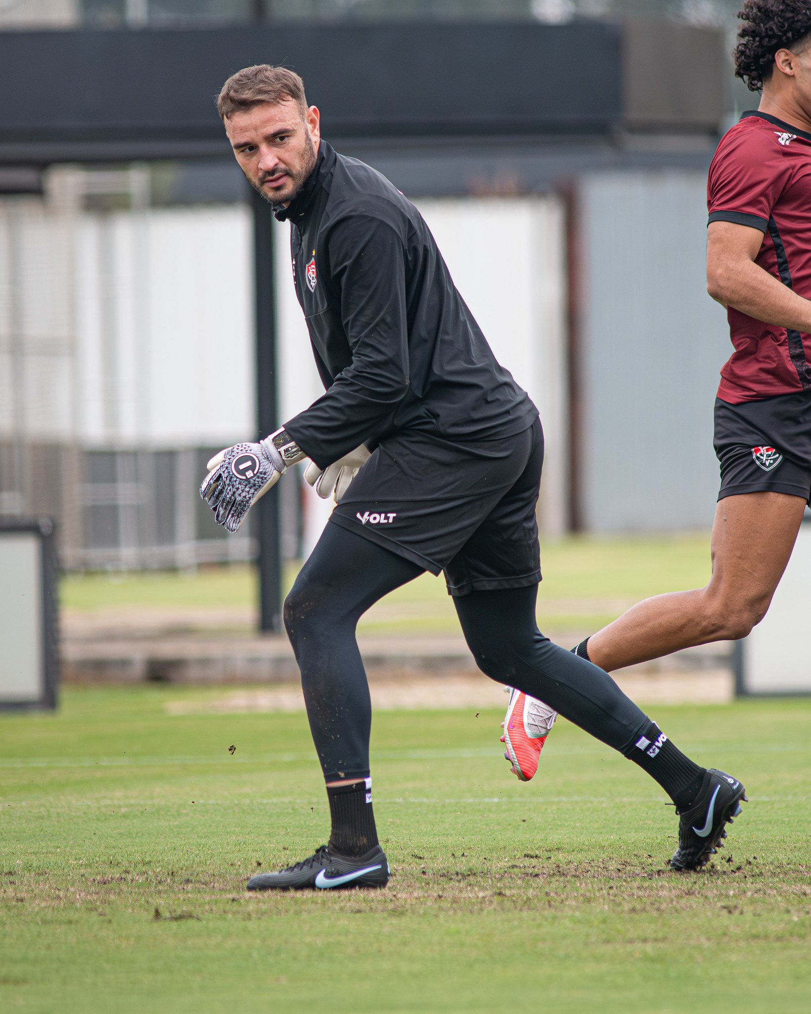Ceará e Vitória negociam empréstimo do goleiro Gabriel Vasconcelos