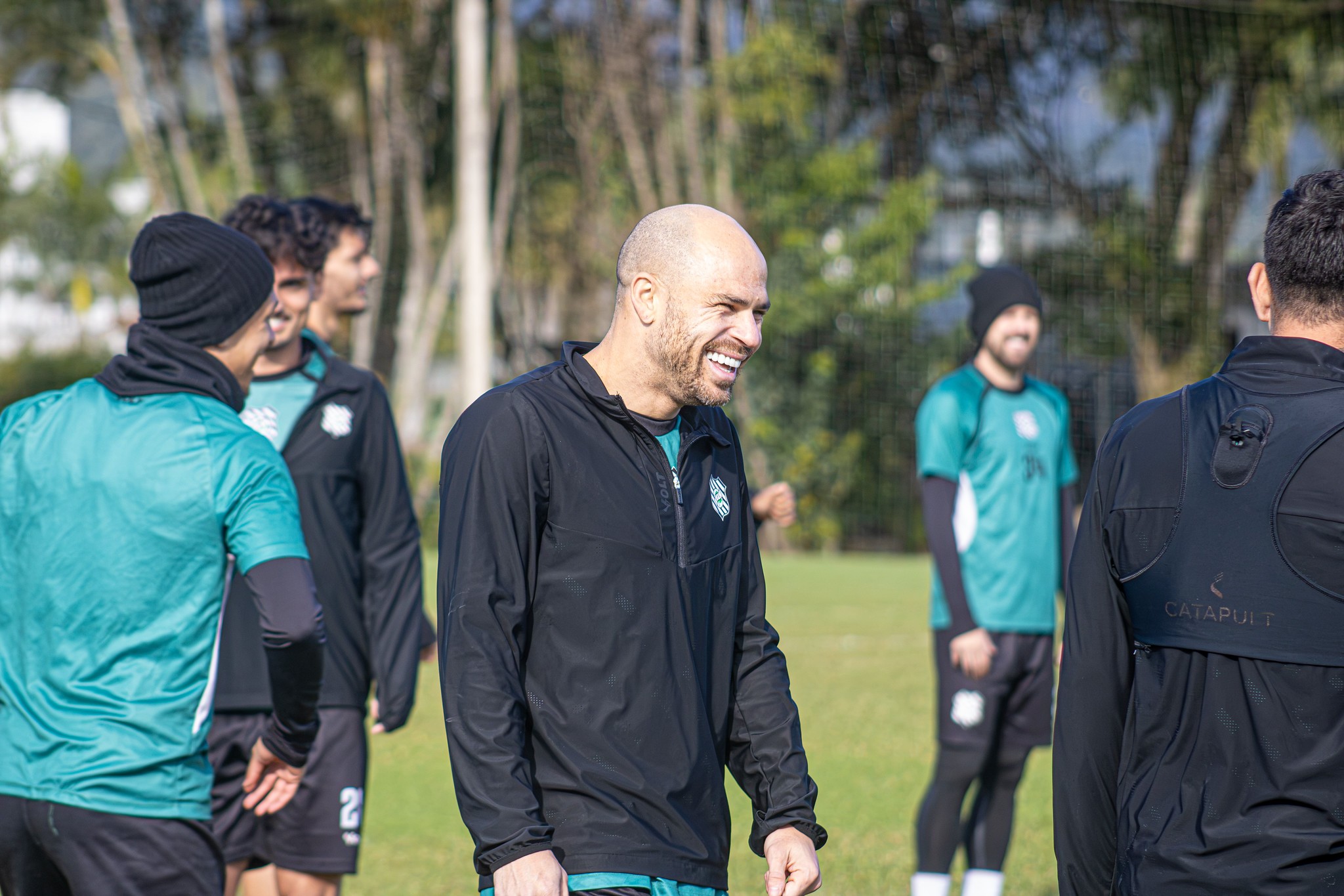 Silvinho celebra retorno ao Figueirense após lesão e comenta bom momento do time